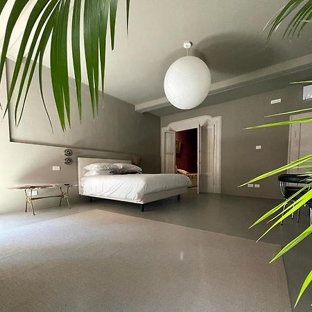 Torre Dell'Angelo B&B Desenzano del Garda Eksteriør billede