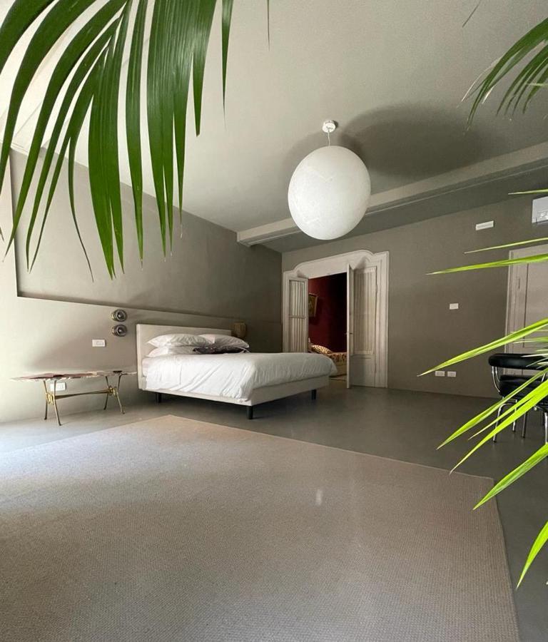Torre Dell'Angelo B&B Desenzano del Garda Eksteriør billede
